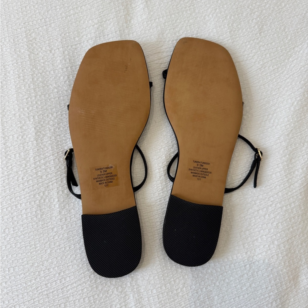 Steve Madden Black Strappy Flat Sandals - Picture 5 of 6